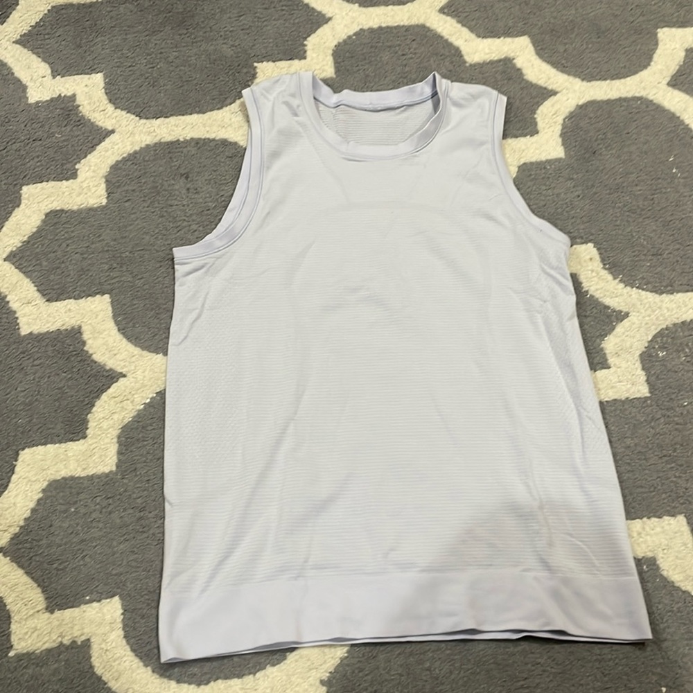 Lululemon women’s swiftly, relaxed tank. Size 4.